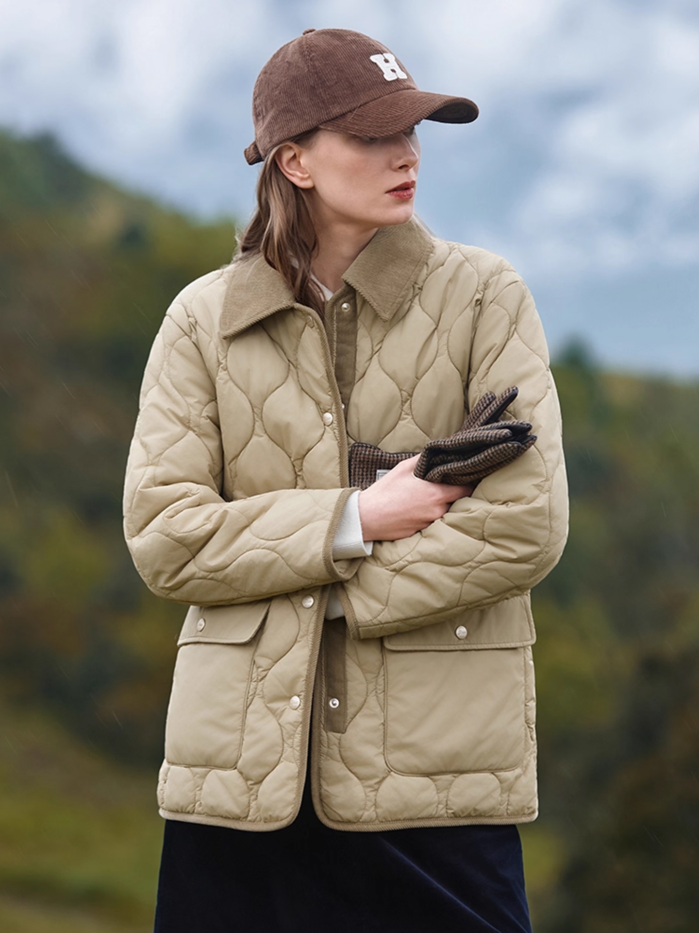 Hazzys哈吉斯宽松棉服女时尚休闲通勤灯芯绒翻领外套