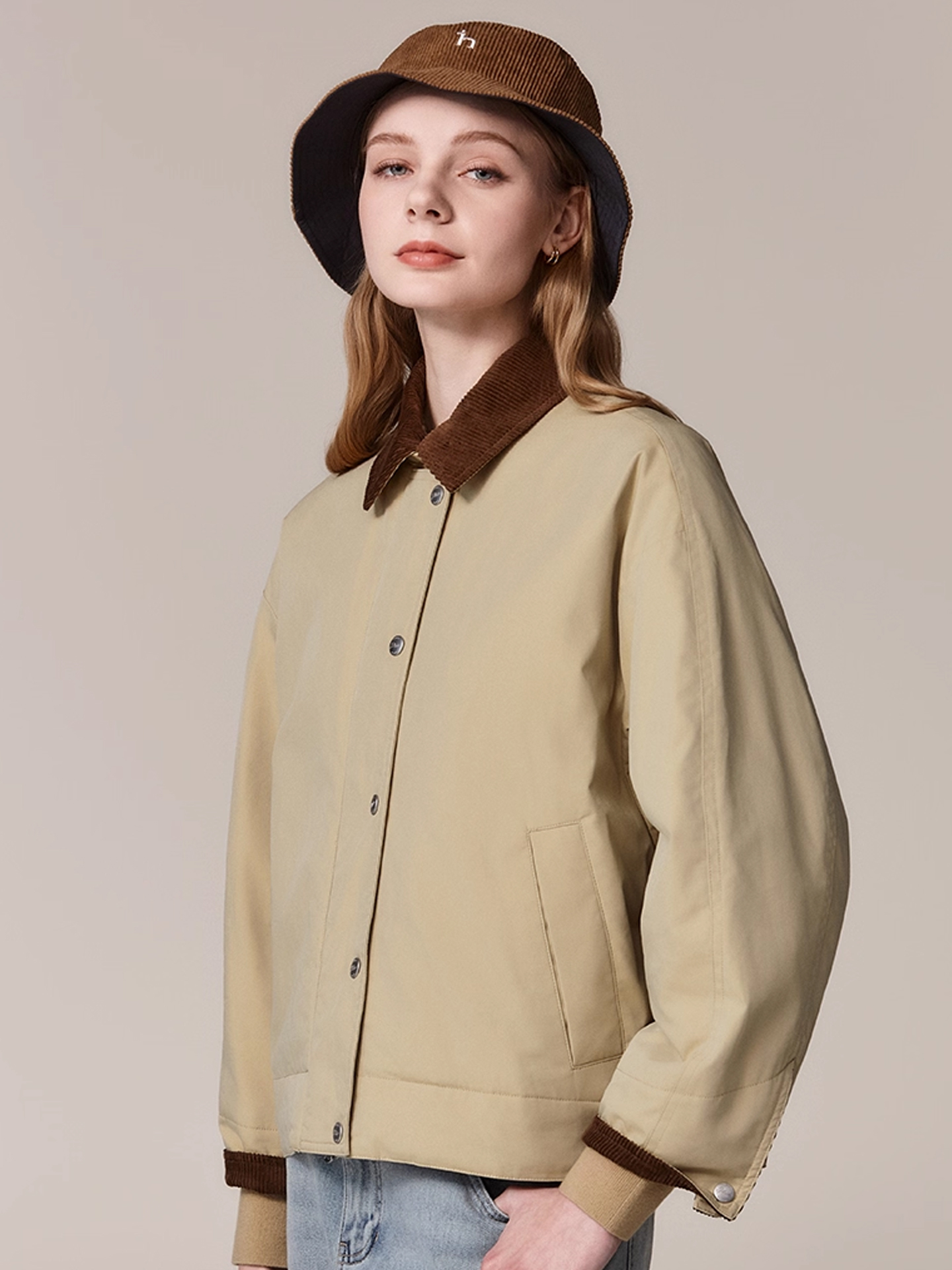 Hazzys哈吉斯拼接领夹克女时尚休闲宽松巴恩风外套